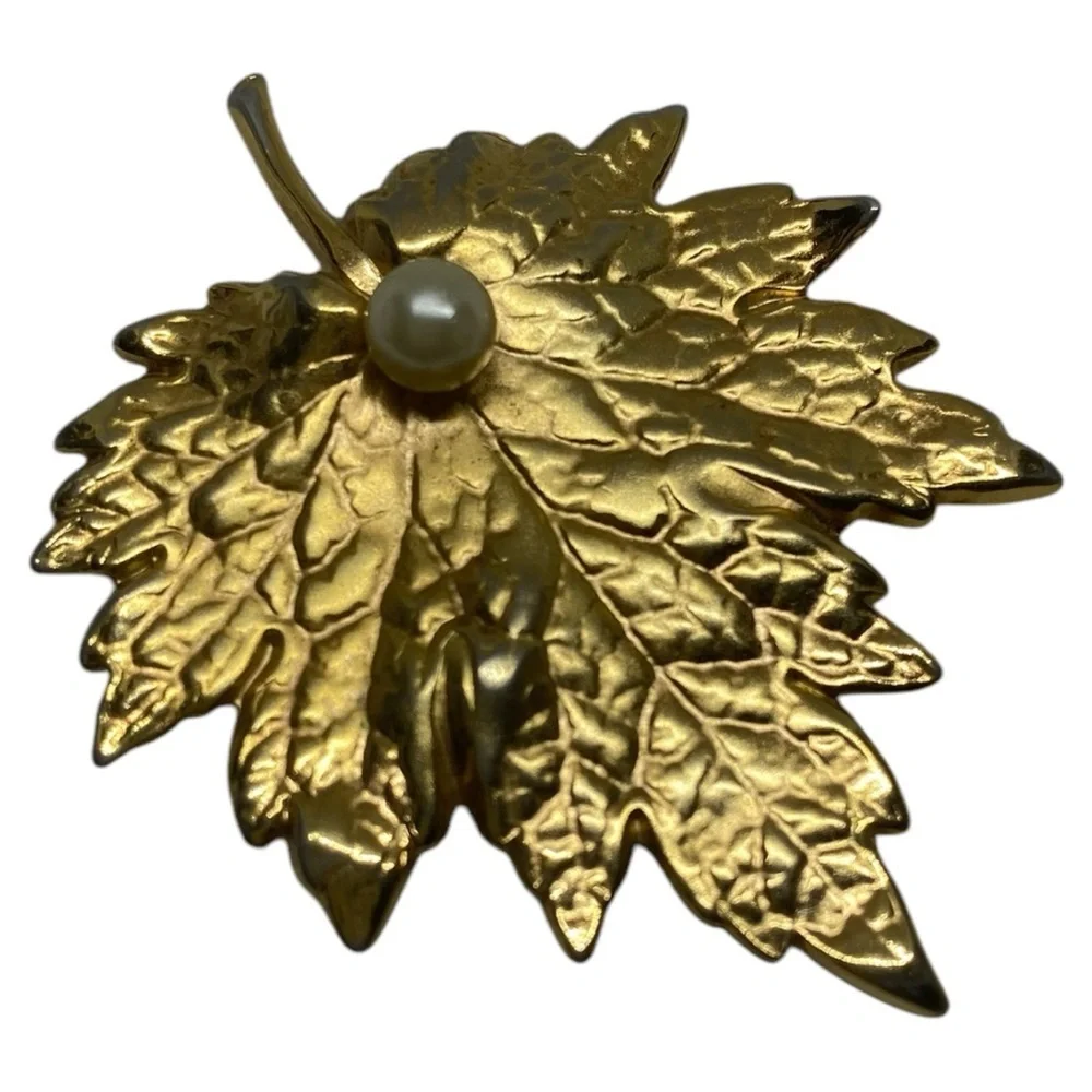 Vintage Napier Leaf Brooch​ - Picture 8 of 8